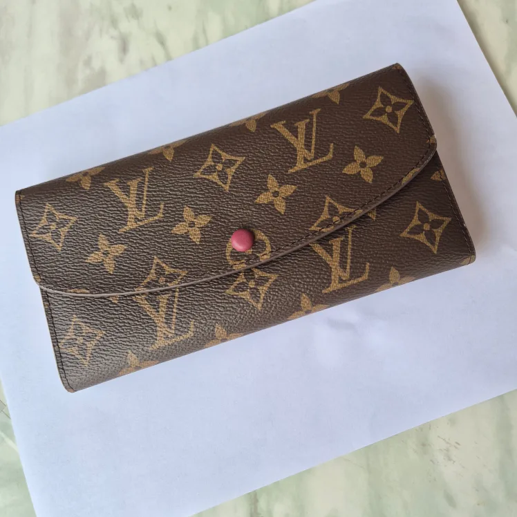Louis Vuitton Wallet thumbnail