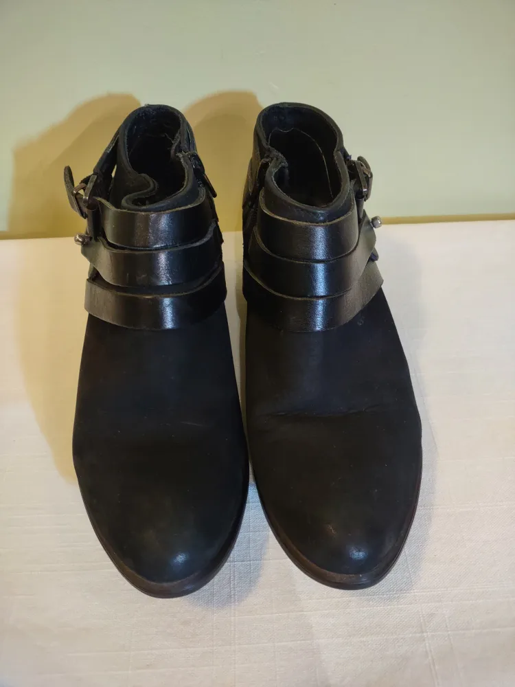 Steve Madden Black Leather Ankle Boots - Size 7.5 thumbnail