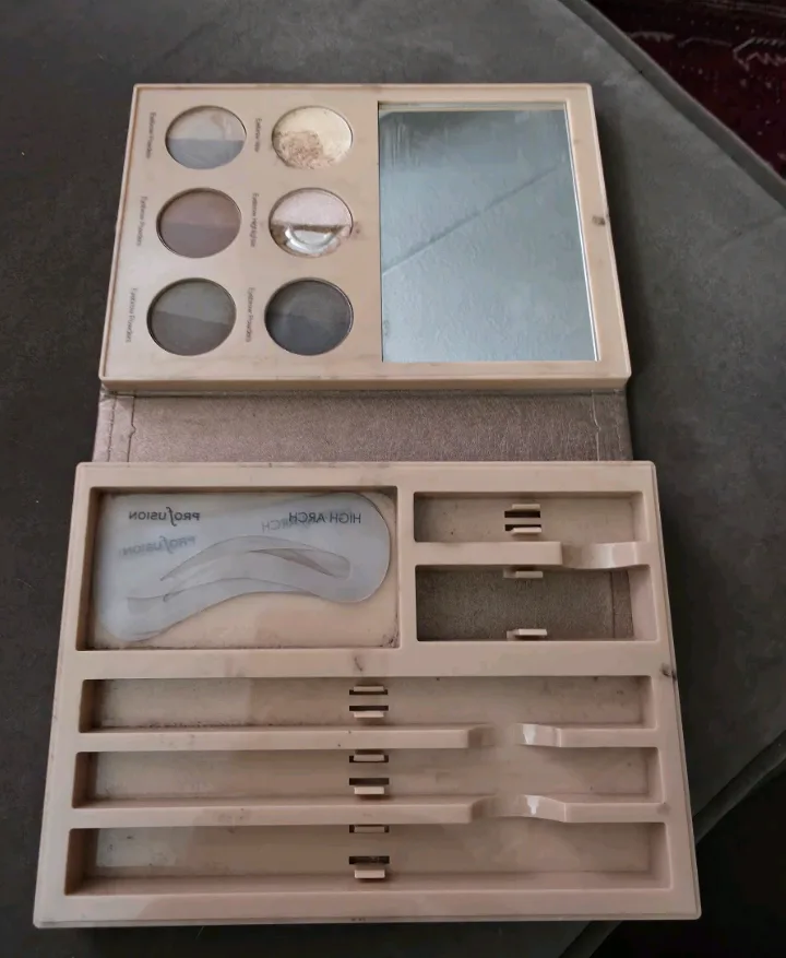 Profusion Brows Complete Brow Kit ✨️FREE✨️ thumbnail