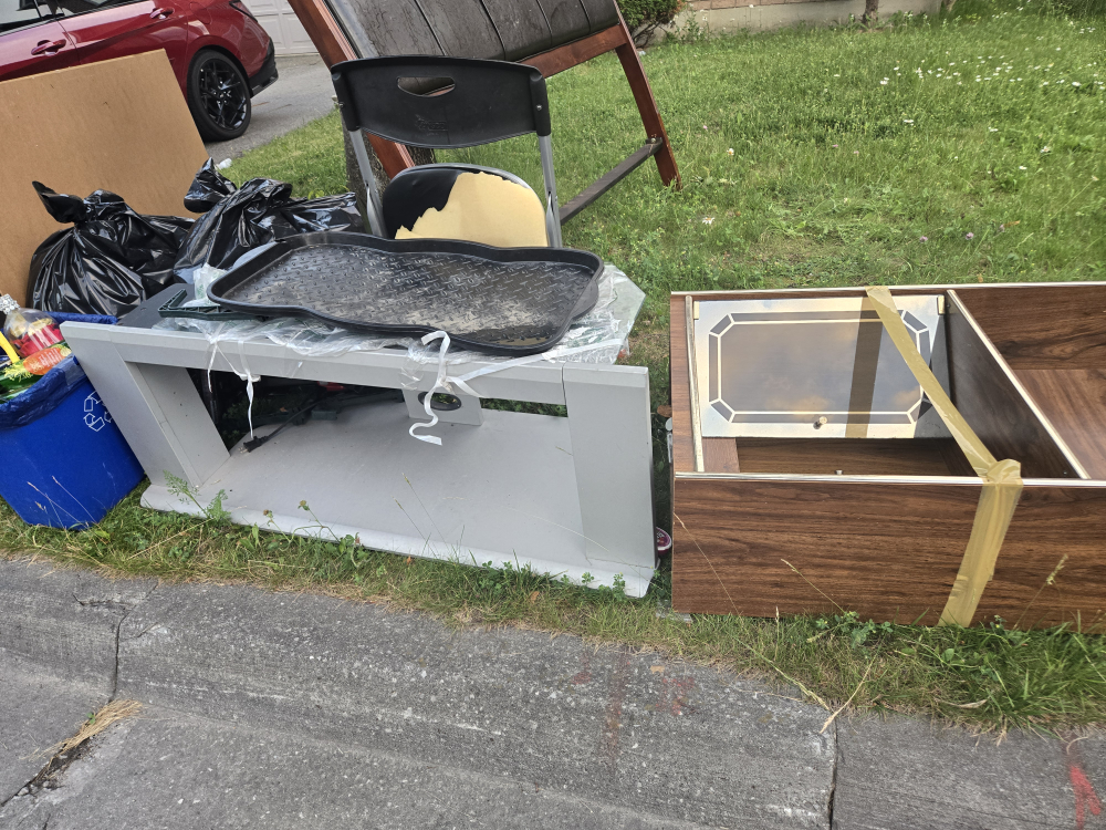 Free Furniture - Variety of Items - photo 4