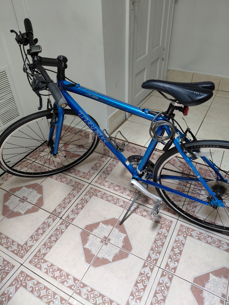 Trek 7.3 FX Blue Hybrid Bike