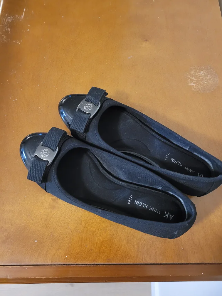 Anne Klein Black Ballet Flats image indicator(2)