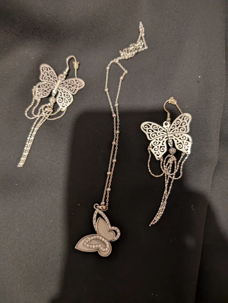 Butterfly Necklace & Earring Set thumbnail