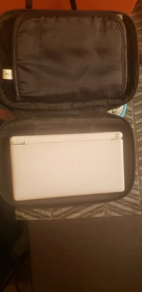 Nintendo DSi with Games and Case image indicator(2)