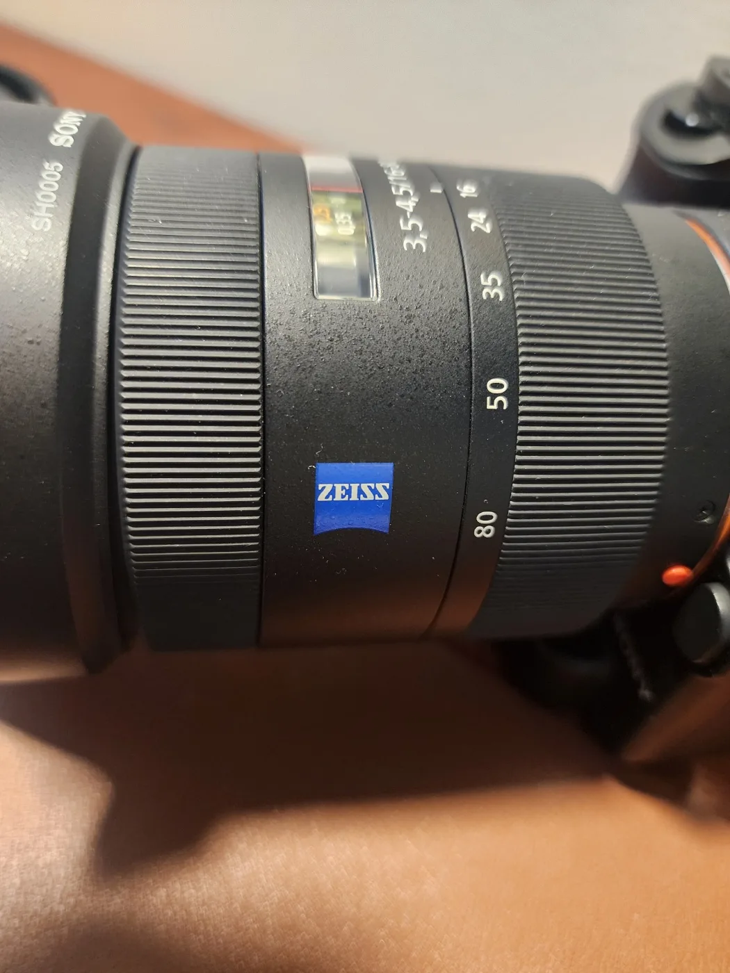 Sony α7R Camera with Zeiss Lens - special holiday price! image indicator(8)