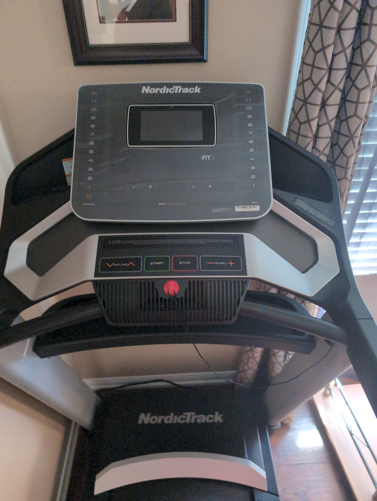 NordicTrack EXP 7i folding Treadmill - photo 3