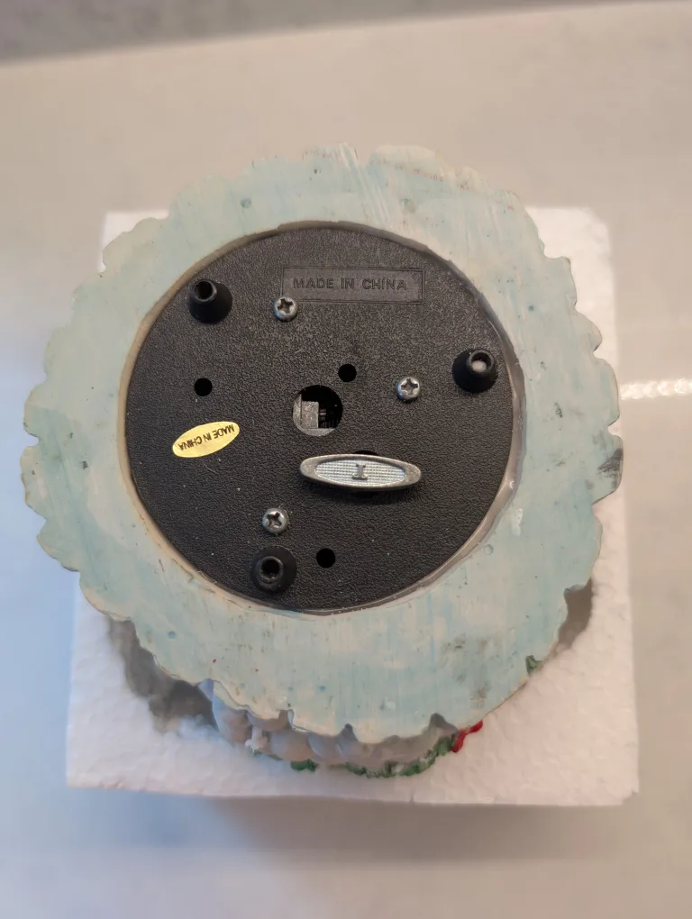 Santa's Skating Pond Wind-up Music Box With Skating Person image indicator(3)