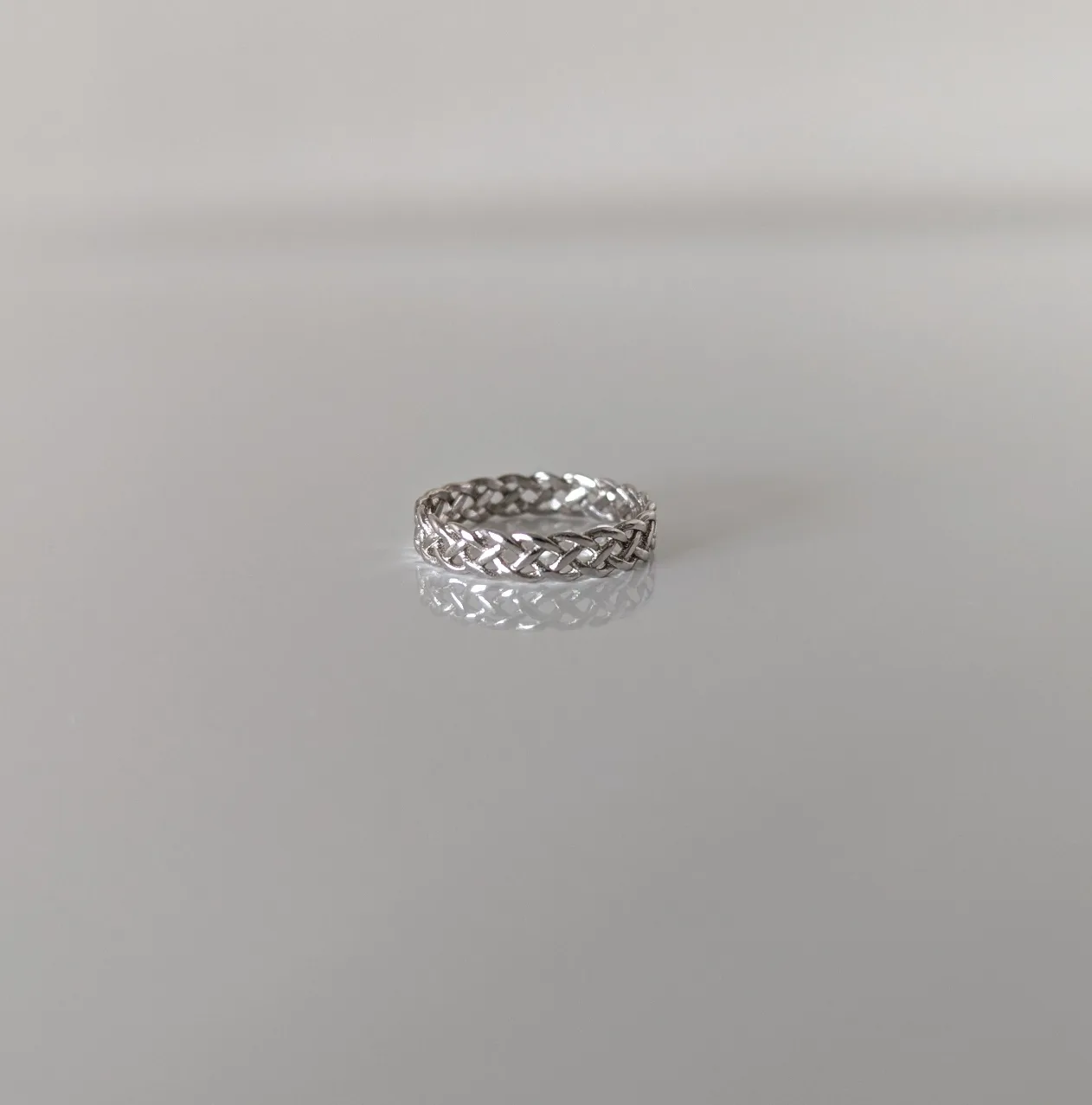 925 Sterling Silver Ring/ size 7 thumbnail