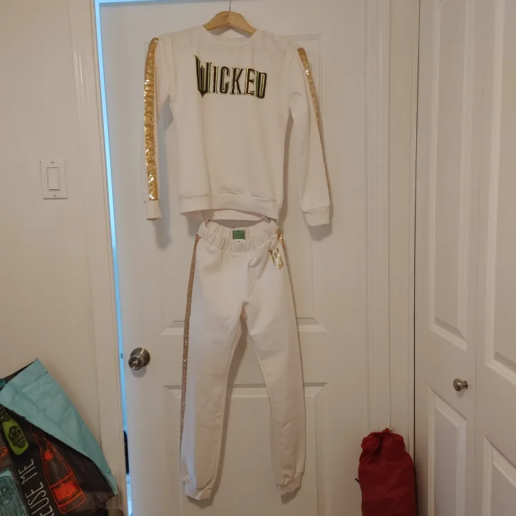 For girls Size Large thumbnail