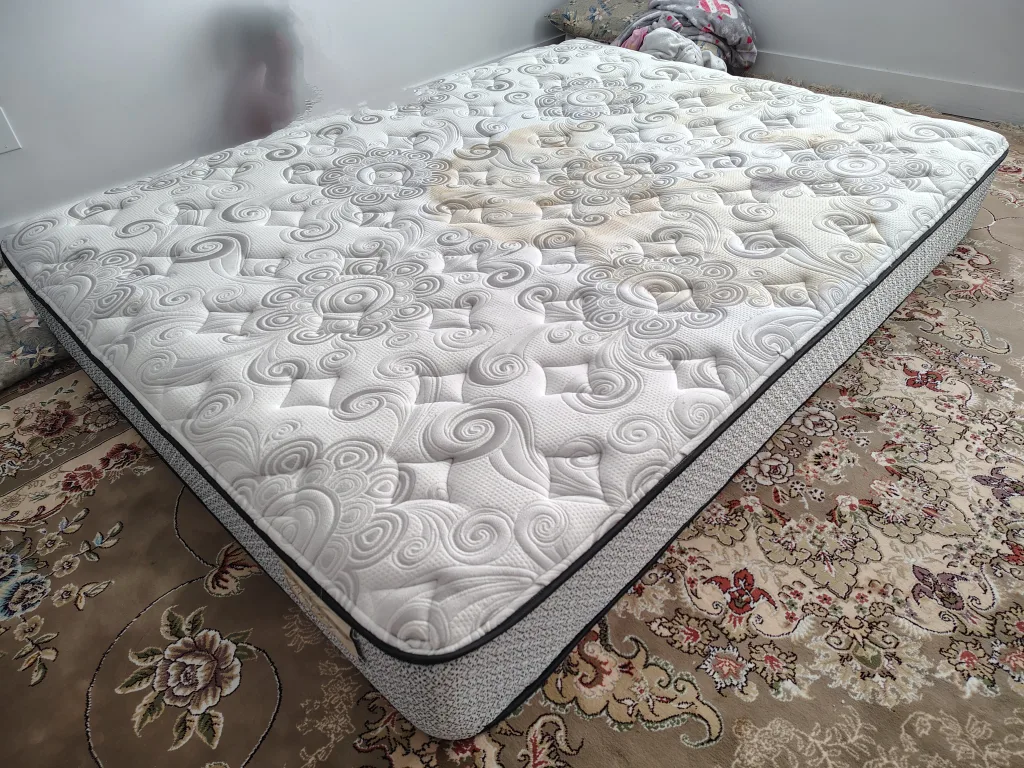 Queen Size Mattress For Sale. thumbnail