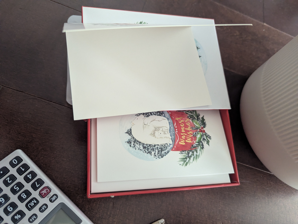 Free household items - plant pot, cards, calculator - photo 3