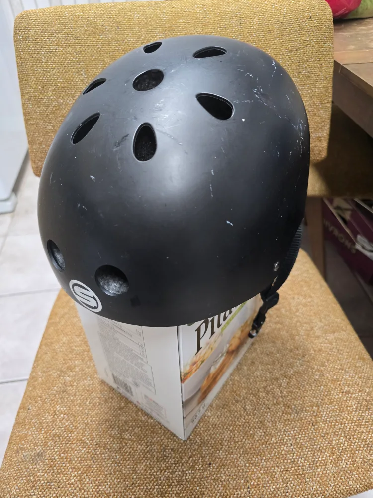 Black Skate Helmet - Size M thumbnail