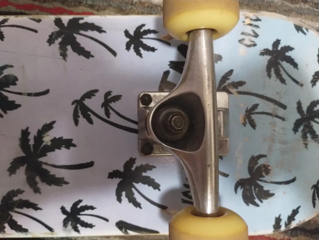 ATM Skateboard, matching wheels and darkStar trucks image indicator(8)