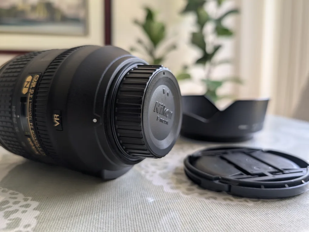 Nikon 24-120mm f/4 G ED VR Lens image indicator(2)