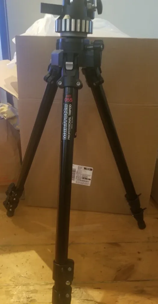 Manfrotto 055 Professional Tripod thumbnail