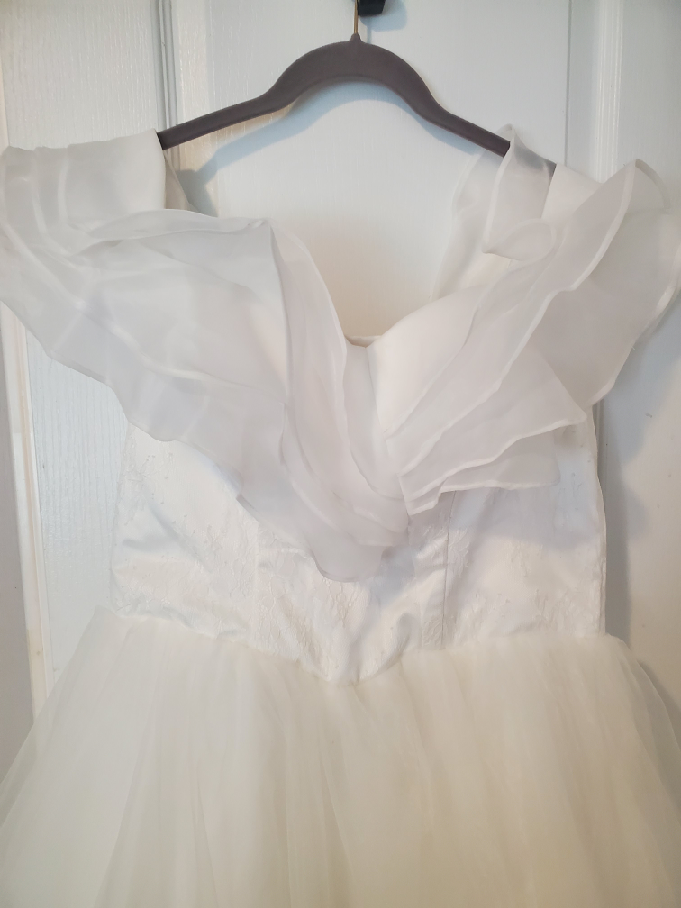 White Wedding Dress with Lace-up Back - photo 5