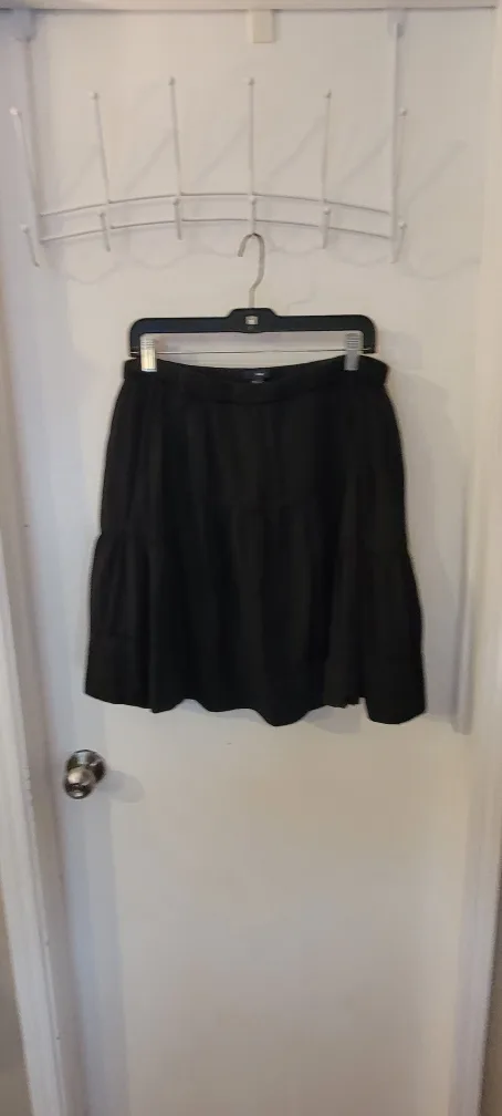 Gap Black Tiered Skirt - Size XL thumbnail