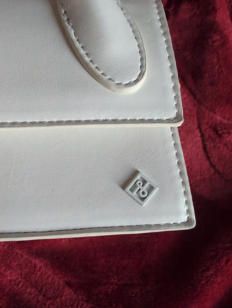 RW&CO White Mini Top Handle Bag. 🇨🇦 image indicator(4)