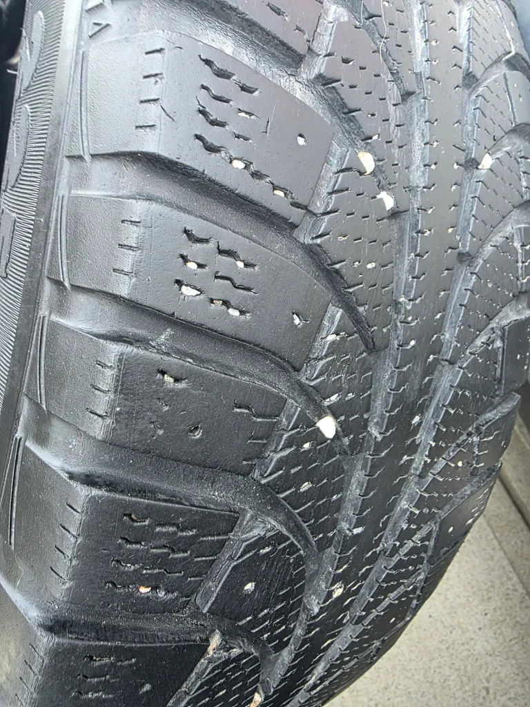 Set of 4 Winter Tires 225/60R17 image indicator(7)