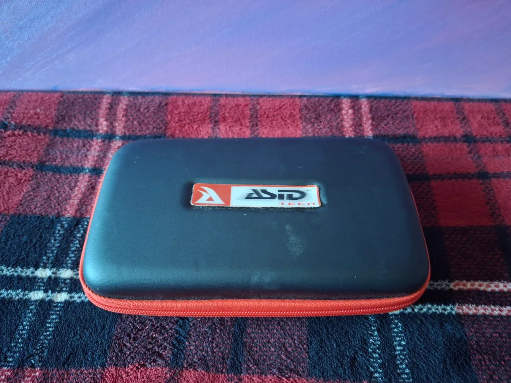 Sony PlayStation Vita PCH-1001 with Case & batman game image indicator(3)