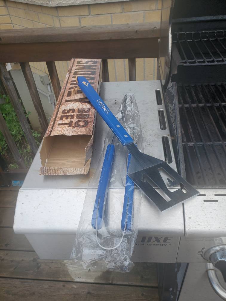 D'Luxe BBQ Grill with BBQ Set - photo 3