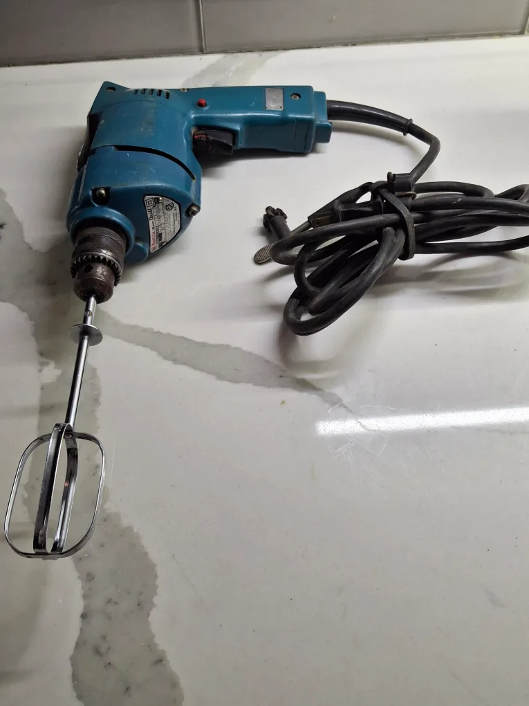 Makita 6510LVR 10mm Drill image indicator(2)
