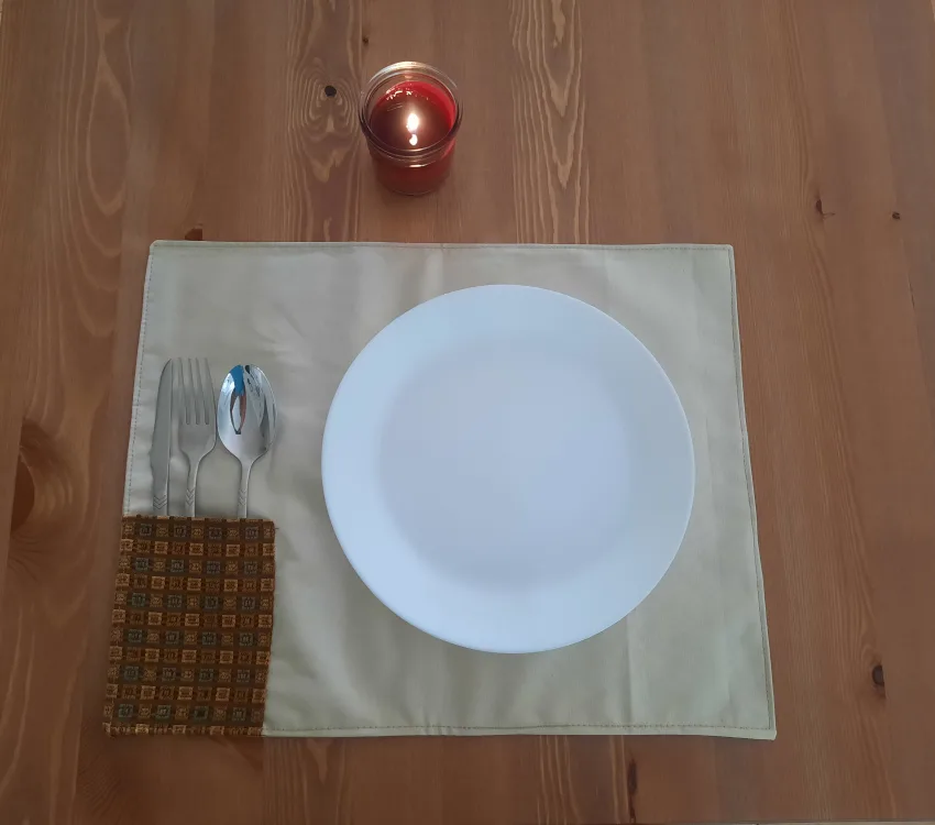 Handmade Placemats with Cutlery Pockets image indicator(7)