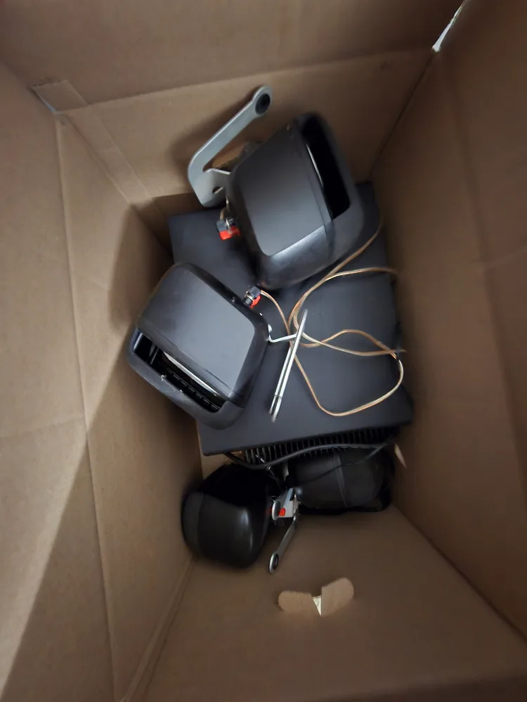 logitech 5.1 Channel Speaker System image indicator(2)