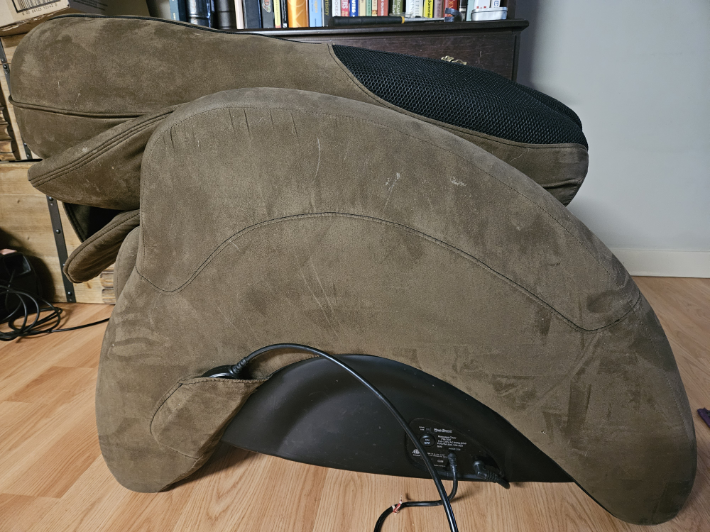 Suade Massage Chair - photo 2