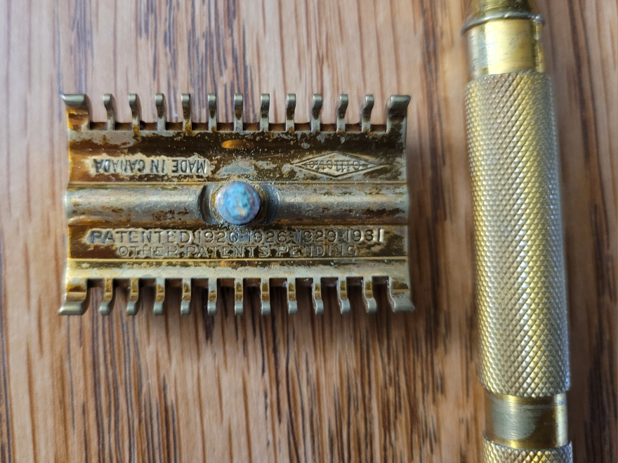 Vintage Gillette Safety Razor with Case - photo 2