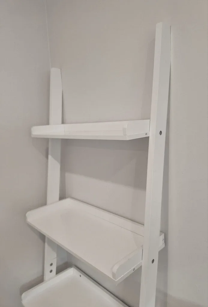 Lovely Ladder Shelf / Bookcase image indicator(3)
