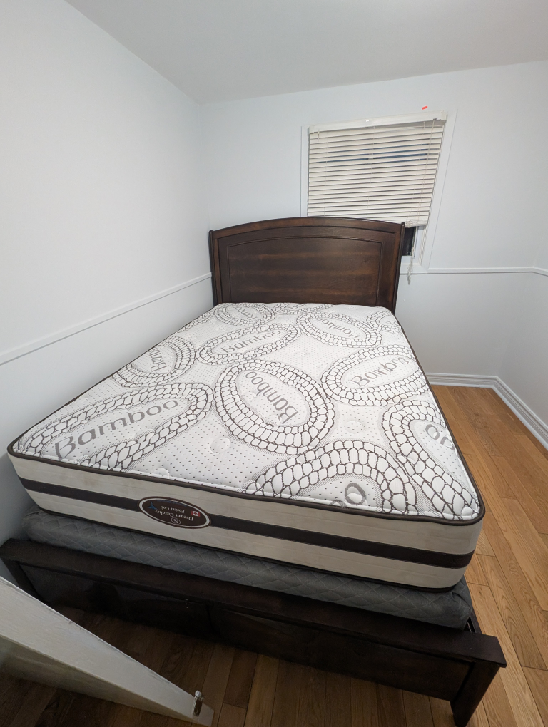 Queen Sized Dark Wood Bed Frame - photo 5