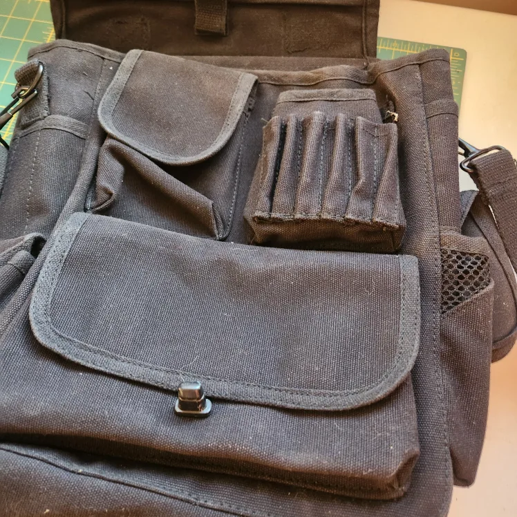 Canvas messanger/map bag image indicator(3)