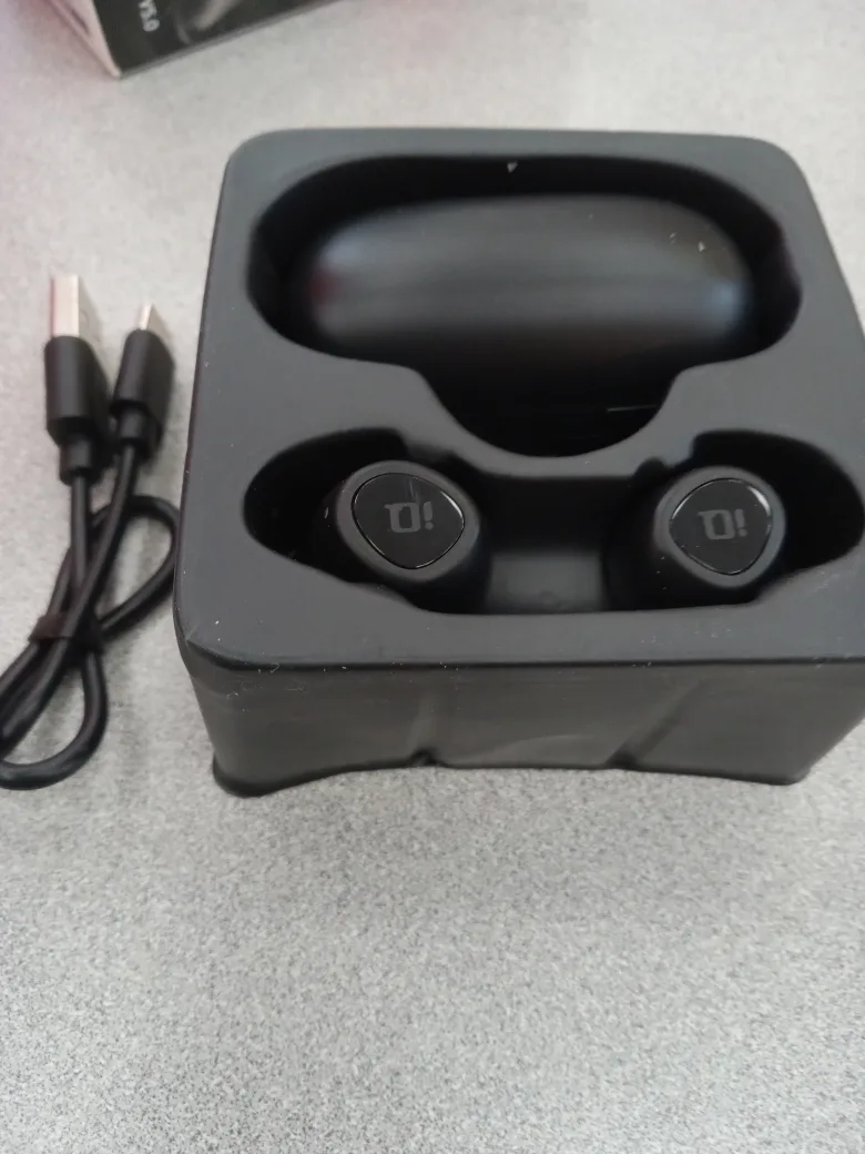 iQ budz 07 True Wireless Earbuds - Like New! thumbnail