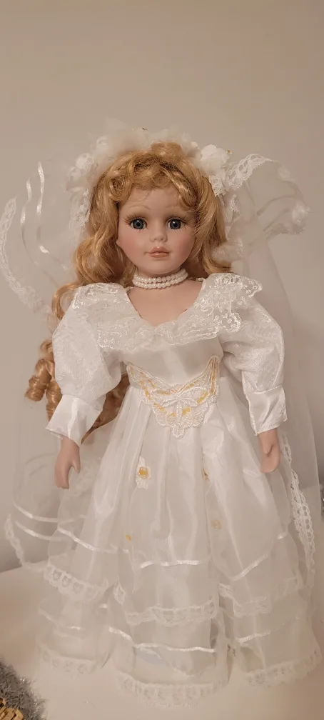 Porcelain Bride Doll 🇨🇦🍁 image indicator(6)