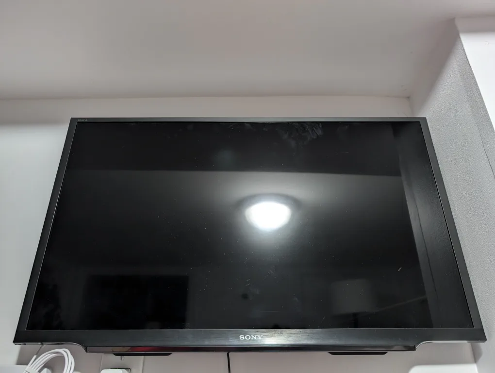 Sony 32" TV thumbnail