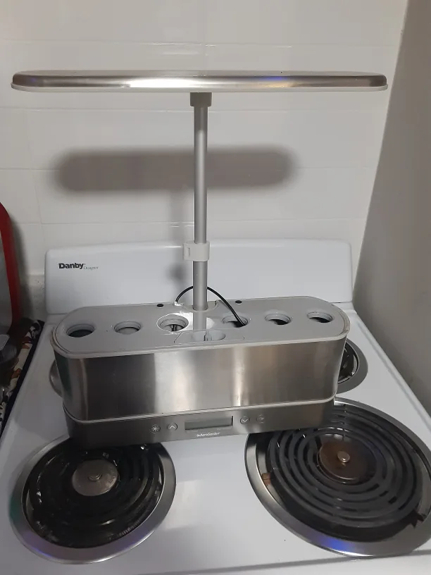 Aerogarden Indoor Garden System image indicator(2)