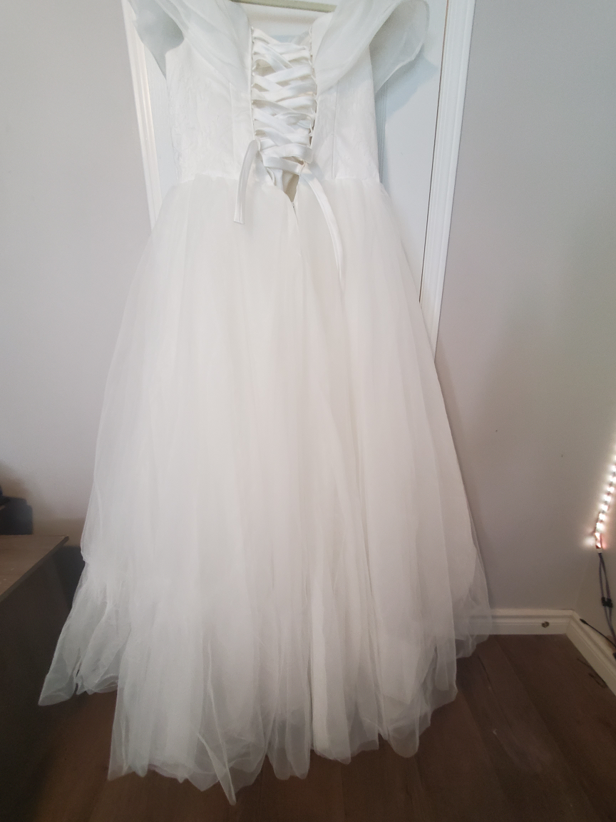 White Wedding Dress with Lace-up Back - photo 3