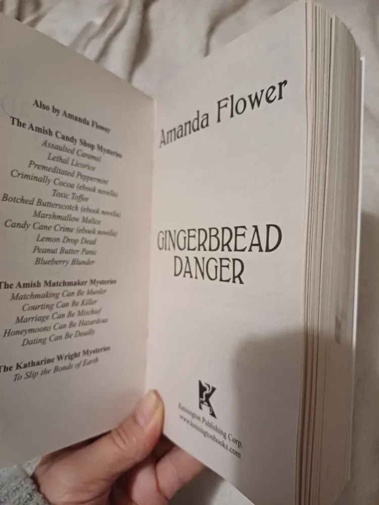 🇨🇦 FREE book: Gingerbread Danger by Amanda Flower image indicator(3)