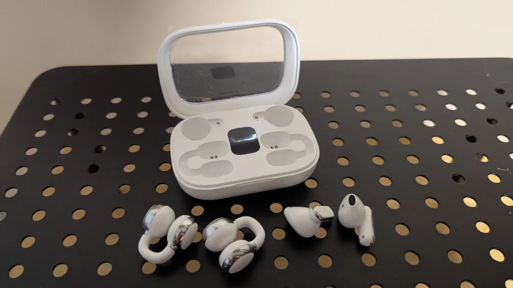 True Wireless In-Ear And Clip-On Earbuds Duo ~ *New in Box!* image indicator(2)