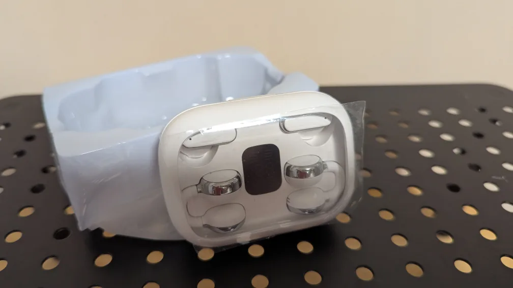 True Wireless In-Ear And Clip-On Earbuds Duo ~ *New in Box!* image indicator(4)