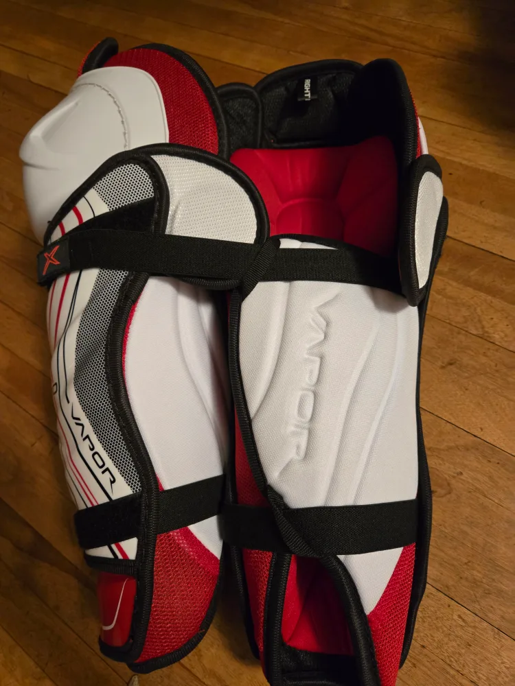 Bauer hockey shin guards 14" image indicator(2)