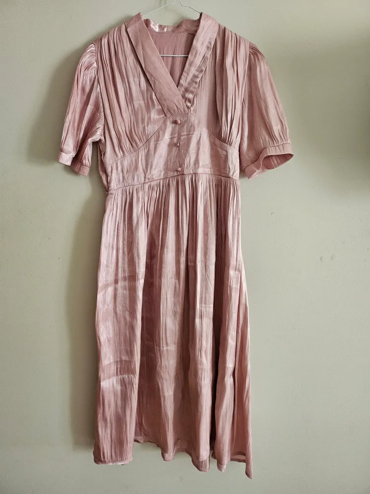 Pink V-Neck Midi Dress 🇨🇦 thumbnail