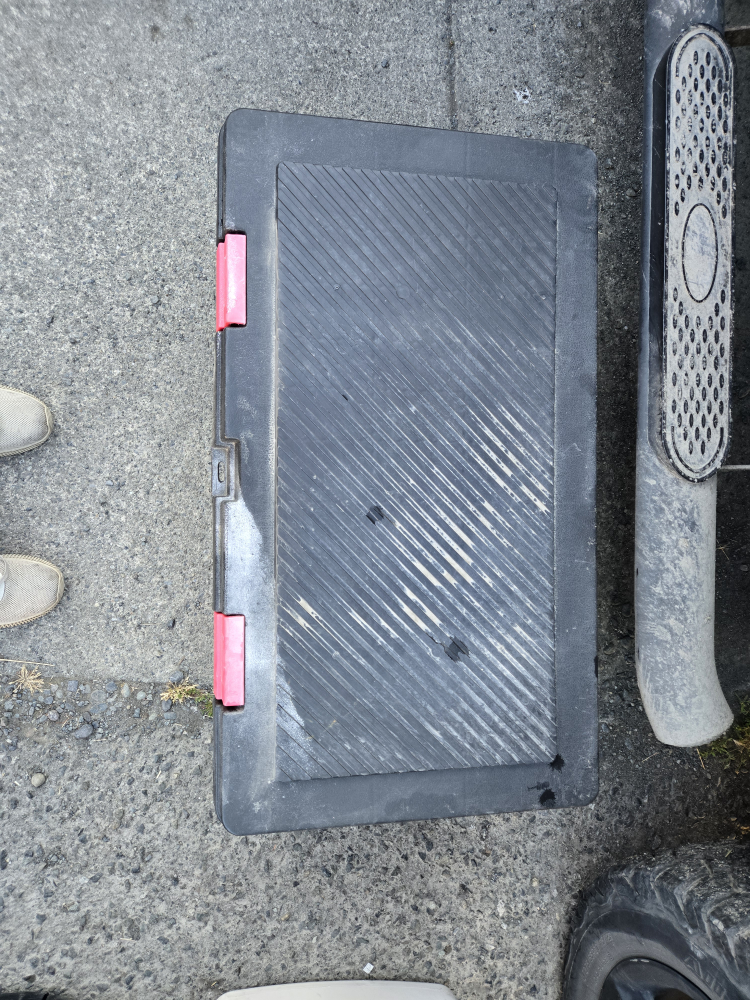 storage locker/ tool box/ storage bin - photo 3