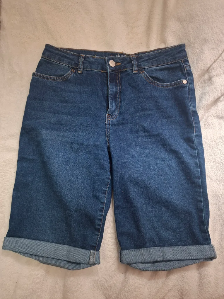 MOVING SALE! Jeans Shorts - Size 28 thumbnail