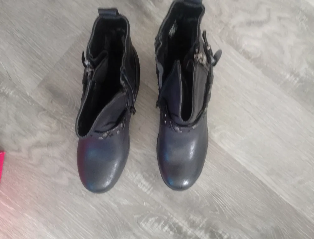 NEW Vangello boots, size 38 thumbnail