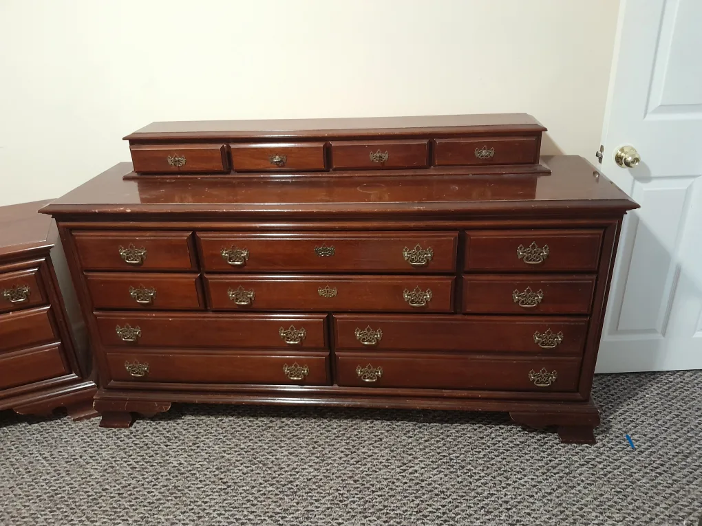 Wooden Dresser Set thumbnail