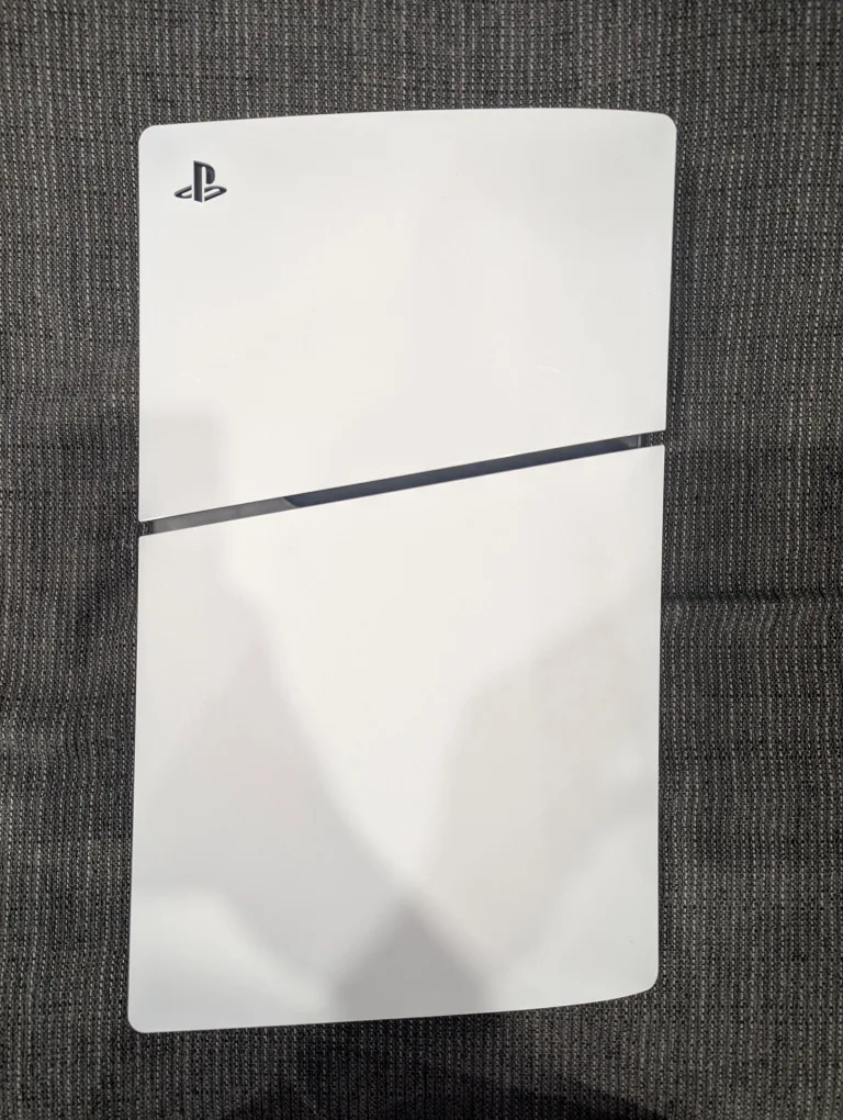 PS5 slim digital console with controller image indicator(2)