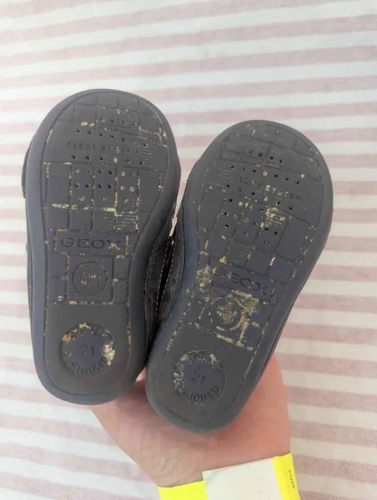 Geox Baby Shoes, Size 6 image indicator(6)