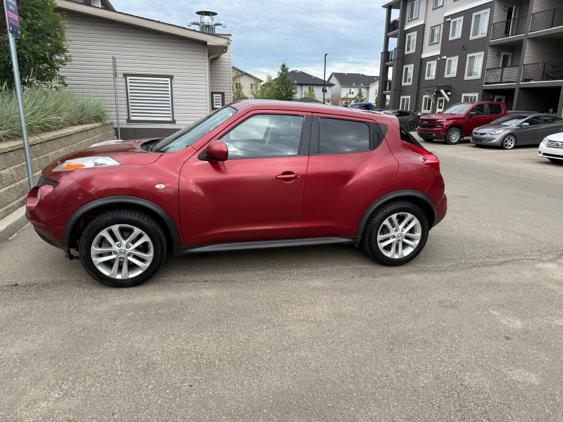 Red Nissan Juke - photo 2